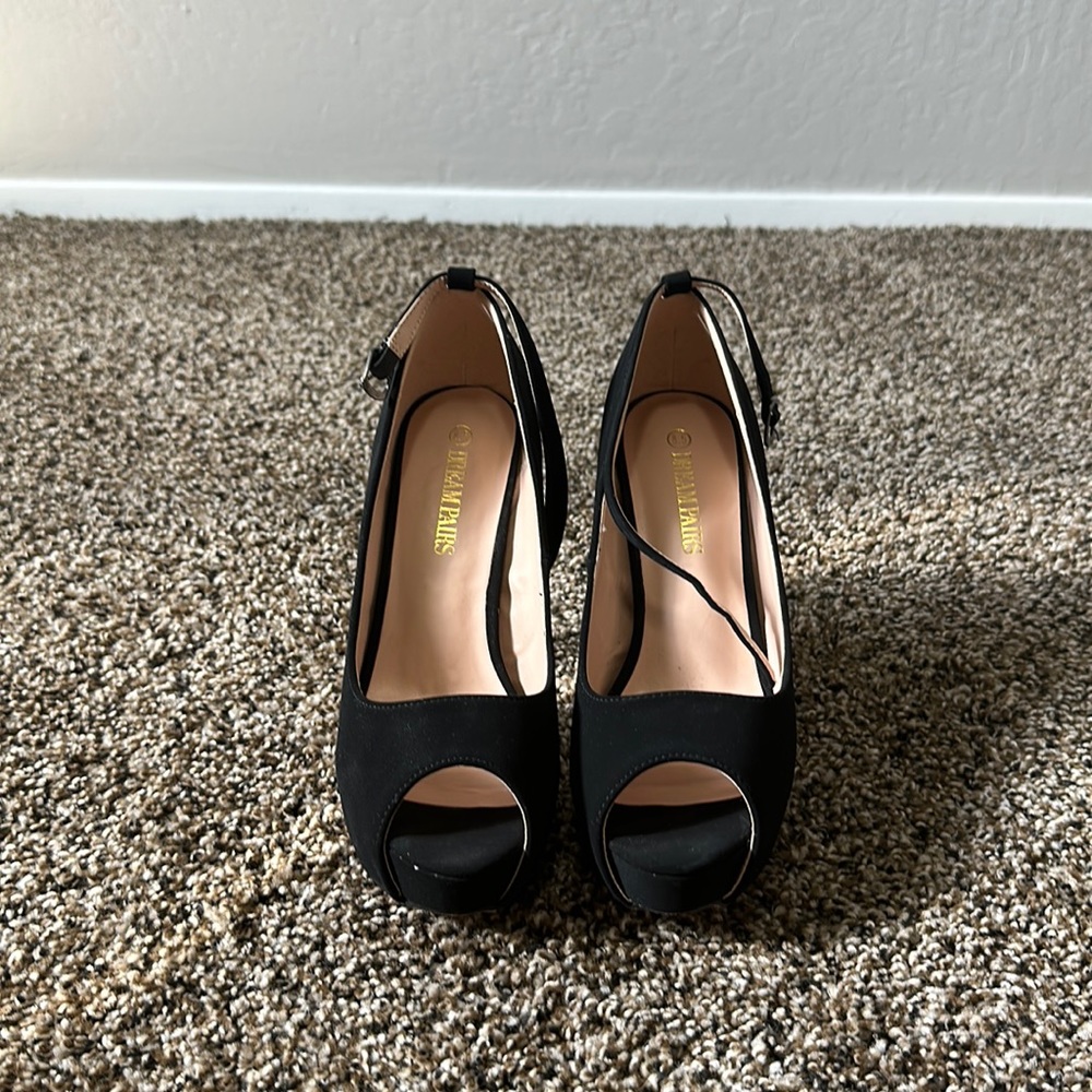 Dream Pairs 5” Swan Heels.